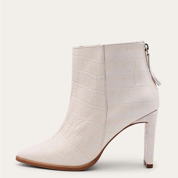 Kaanas Cologne Bootie Ivory - Picture 4 of 8